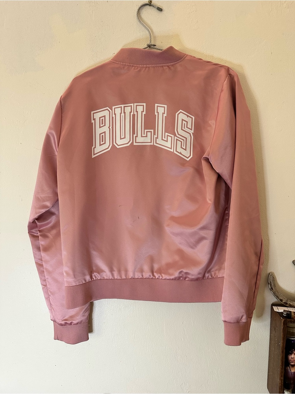 NBA Pink Bulls Satin Bomber Jacket Size Large